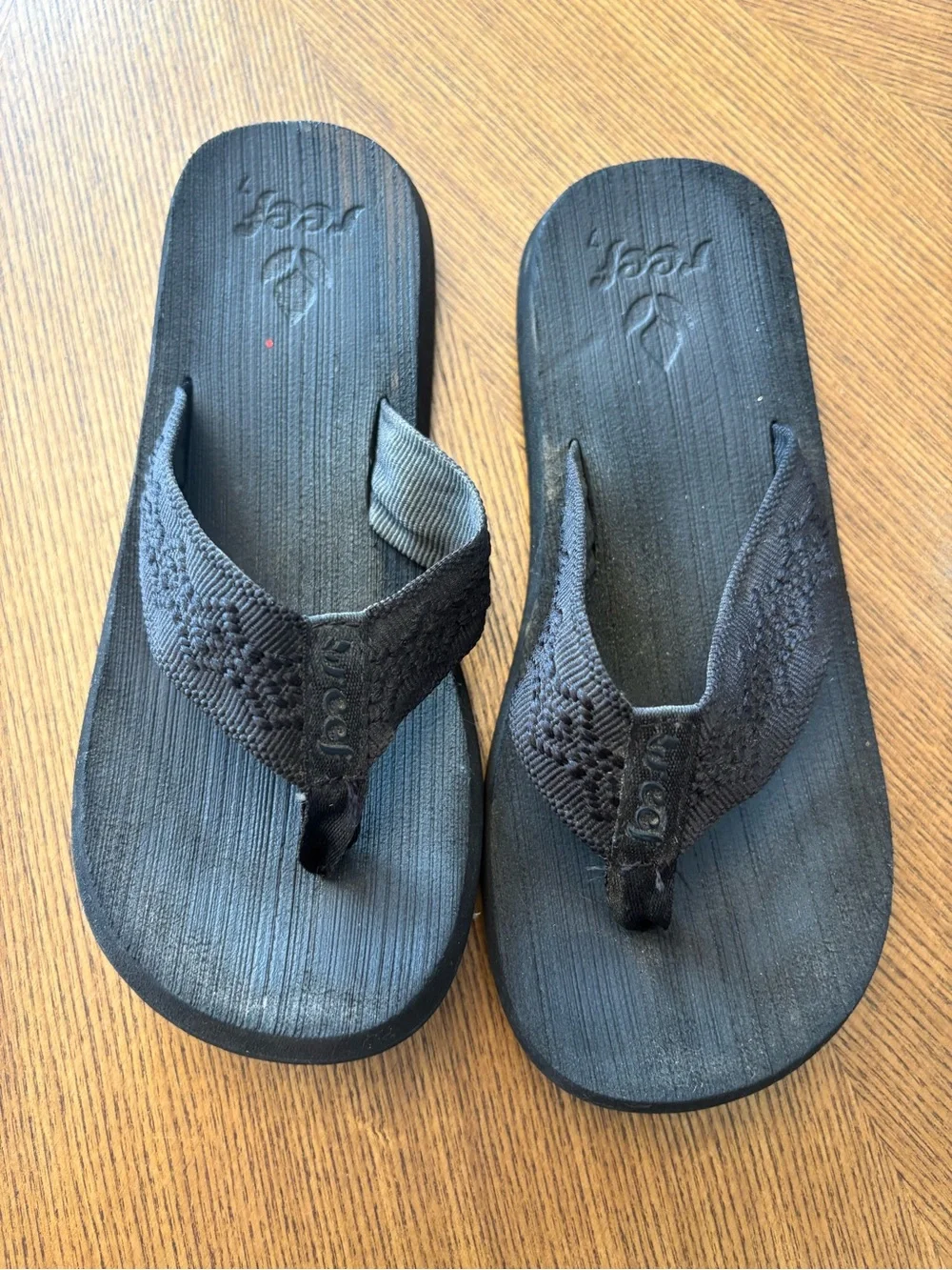 Reef Black Woven-Strap Flip Flops